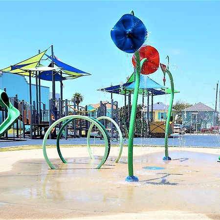 Casaazul-2605A-Couples Retreat By Beach & Pleasure Pier 1 Block Away- 2Bed 2Bath- 7 Minutes To Cruise Terminal Galveston Bagian luar foto