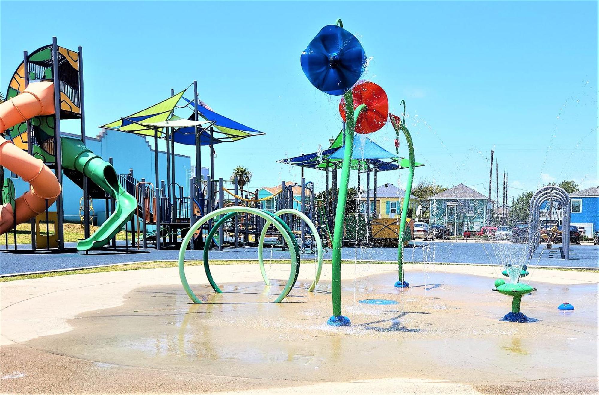 Casaazul-2605A-Couples Retreat By Beach & Pleasure Pier 1 Block Away- 2Bed 2Bath- 7 Minutes To Cruise Terminal Galveston Bagian luar foto