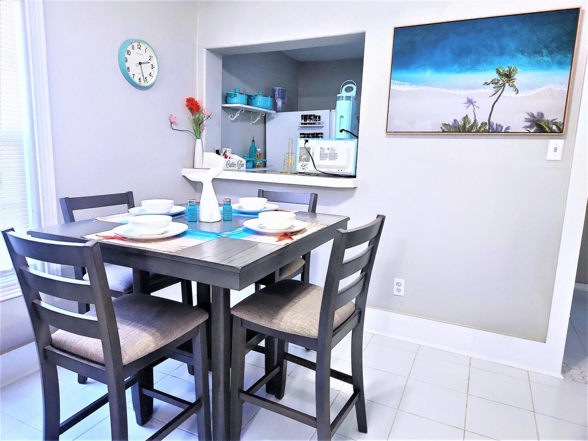 Casaazul-2605A-Couples Retreat By Beach & Pleasure Pier 1 Block Away- 2Bed 2Bath- 7 Minutes To Cruise Terminal Galveston Bagian luar foto